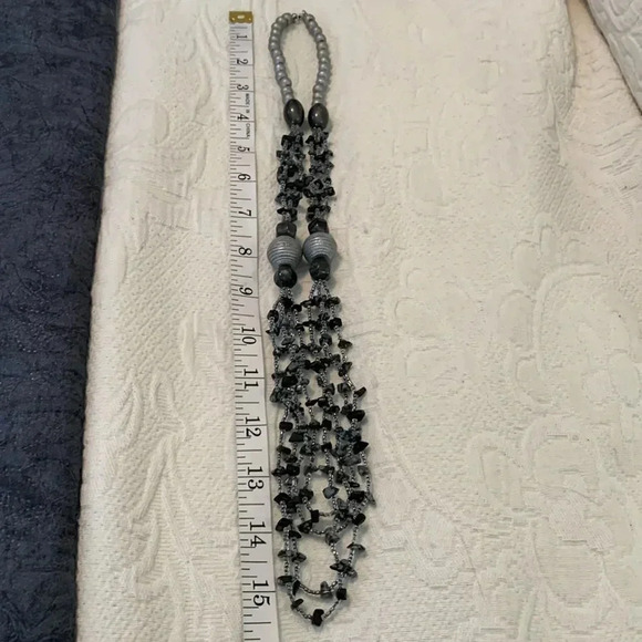 Long grey beaded necklace - Picture 5 of 5